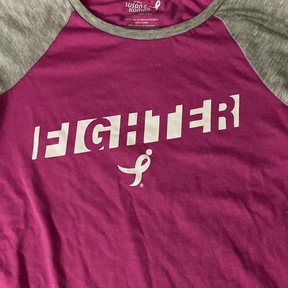💗🆕 Susan G Komen “Fighter” Breast Cancer Awareness Tee - Picture 6 of 7